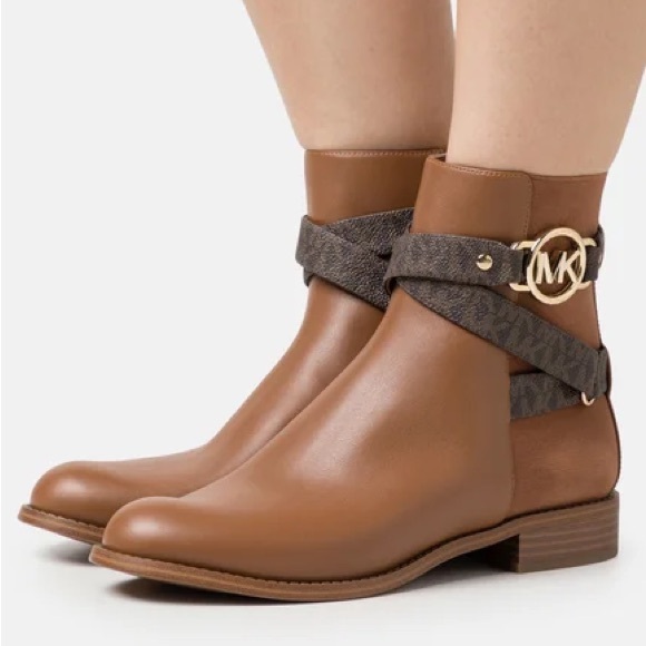 Michael Kors Women’s Rory Ankle Boot - Picture 2 of 11